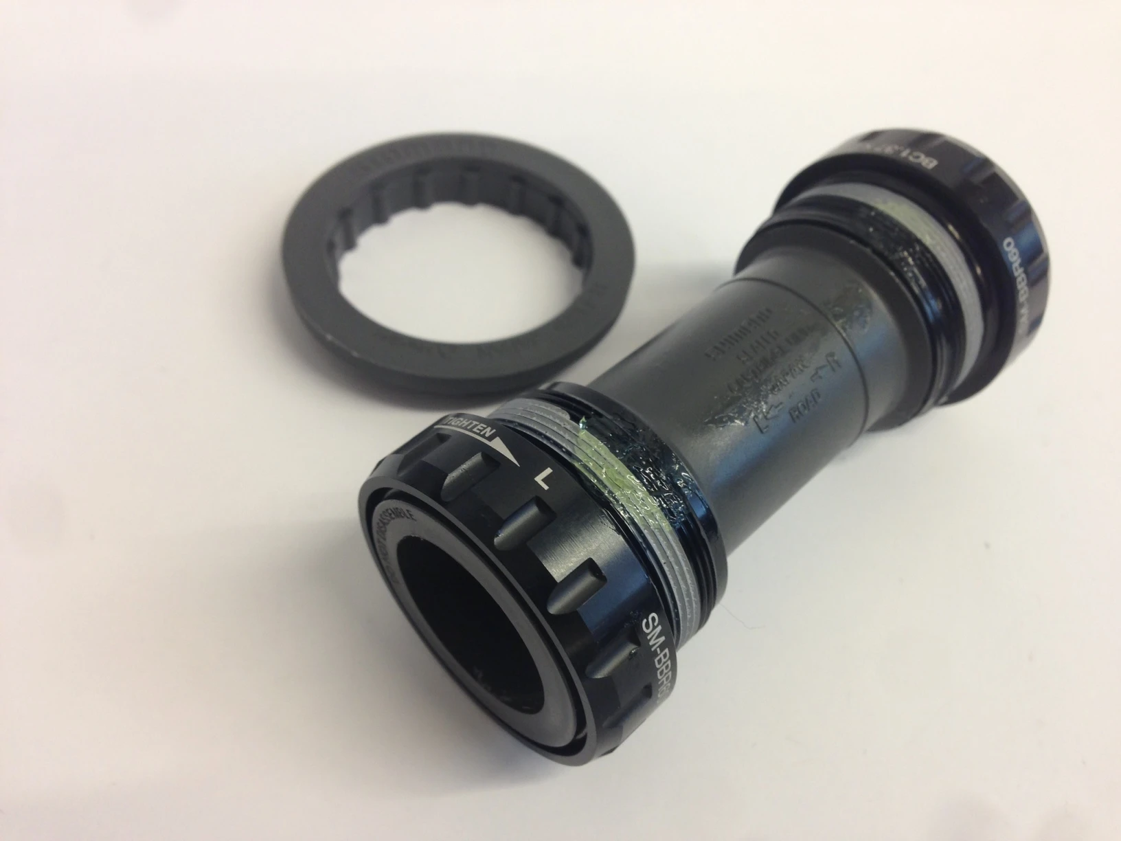 Shimano Ultegra SM-BBR60 11fach Hollowtech 2 BSA Tretlager 1 Shimano Ultegra SM-BBR60 11fach Hollowtech 2 BSA Tretlager